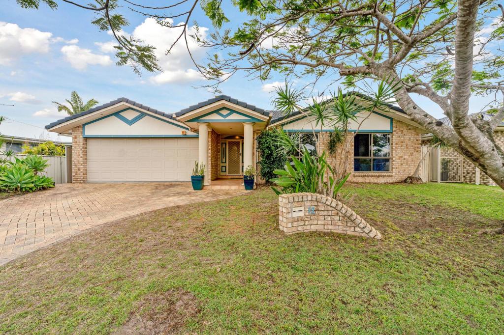 12 Wattle Dr, Yamba, NSW 2464