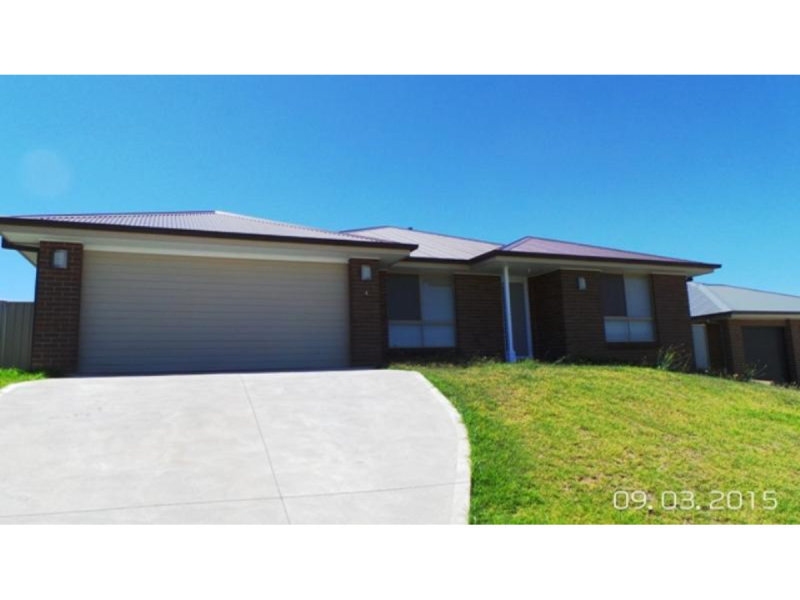 4 Jade Cl, Kelso, NSW 2795