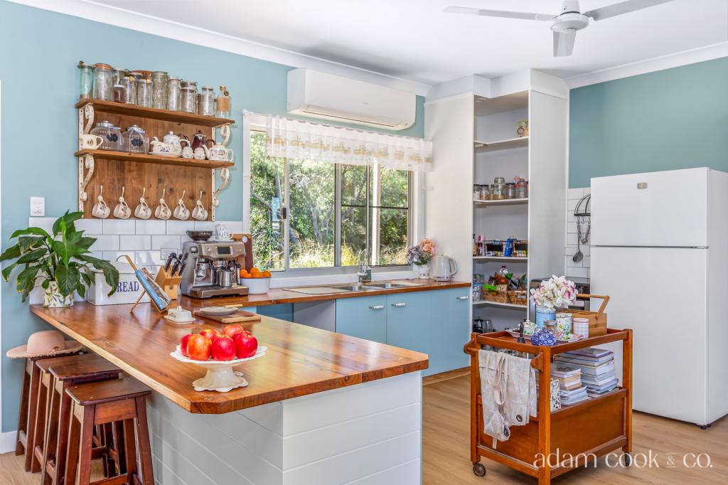 20 Kingsway Bvd, Kinka Beach, QLD 4703