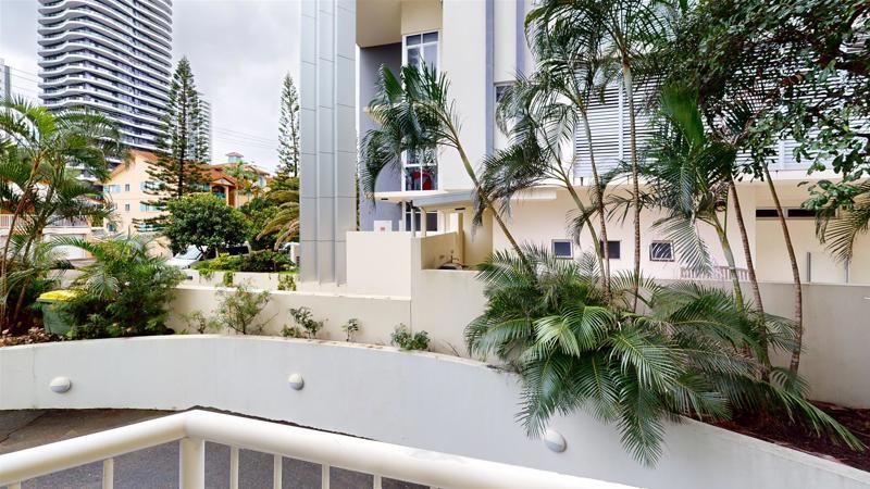 2/13-15 Anne Ave, Broadbeach, QLD 4218