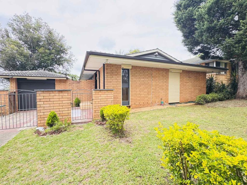 63 Campbellfield Ave, Bradbury, NSW 2560