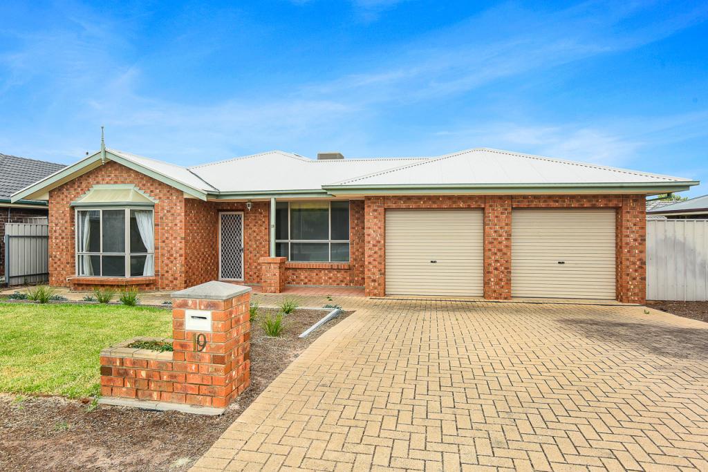 19 Whitney Cres, Seaford, SA 5169