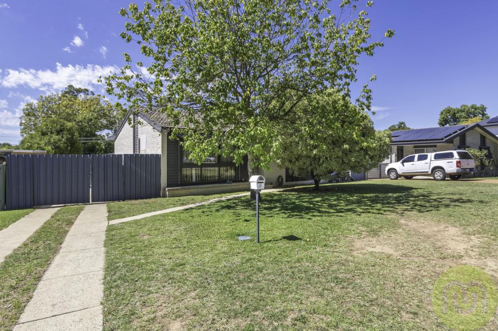 9 Shenton Cres, Stirling, ACT 2611