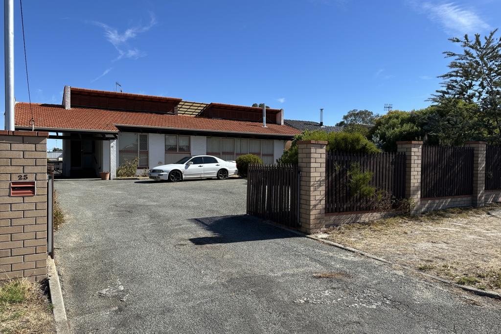 25 Golf Links Rd, Katanning, WA 6317