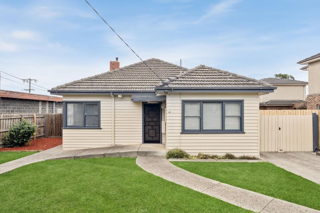 745 GILBERT RD, RESERVOIR, VIC 3073