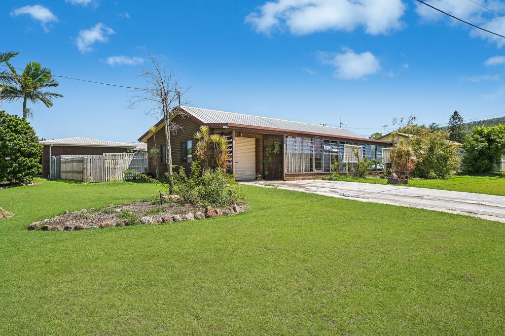 16 Bramble St, Norman Gardens, QLD 4701