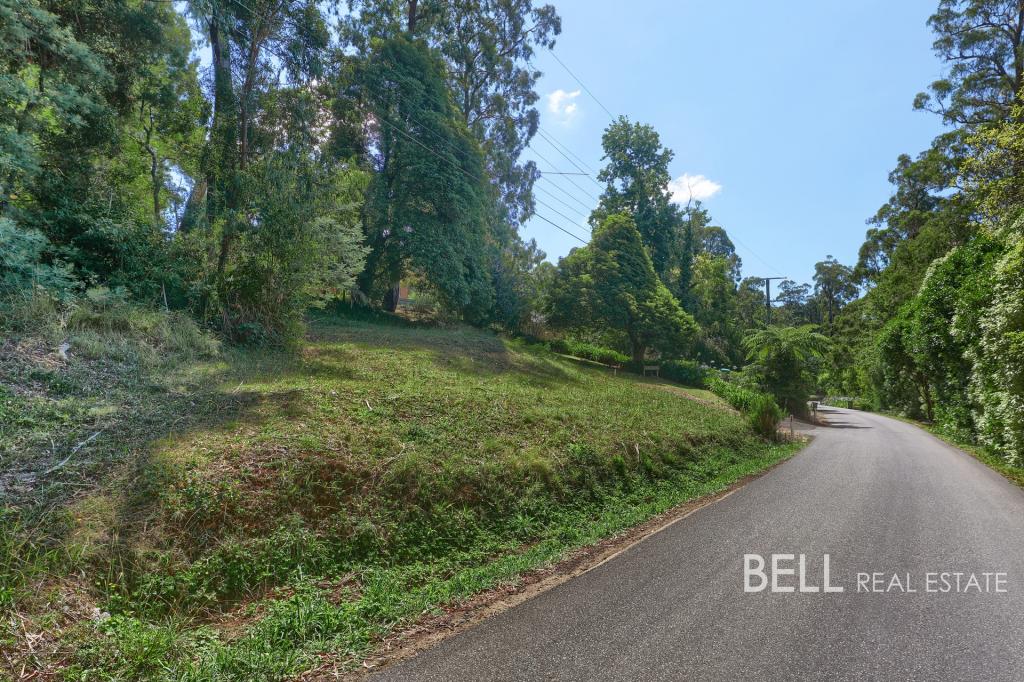 12 LAKESIDE DR, EMERALD, VIC 3782