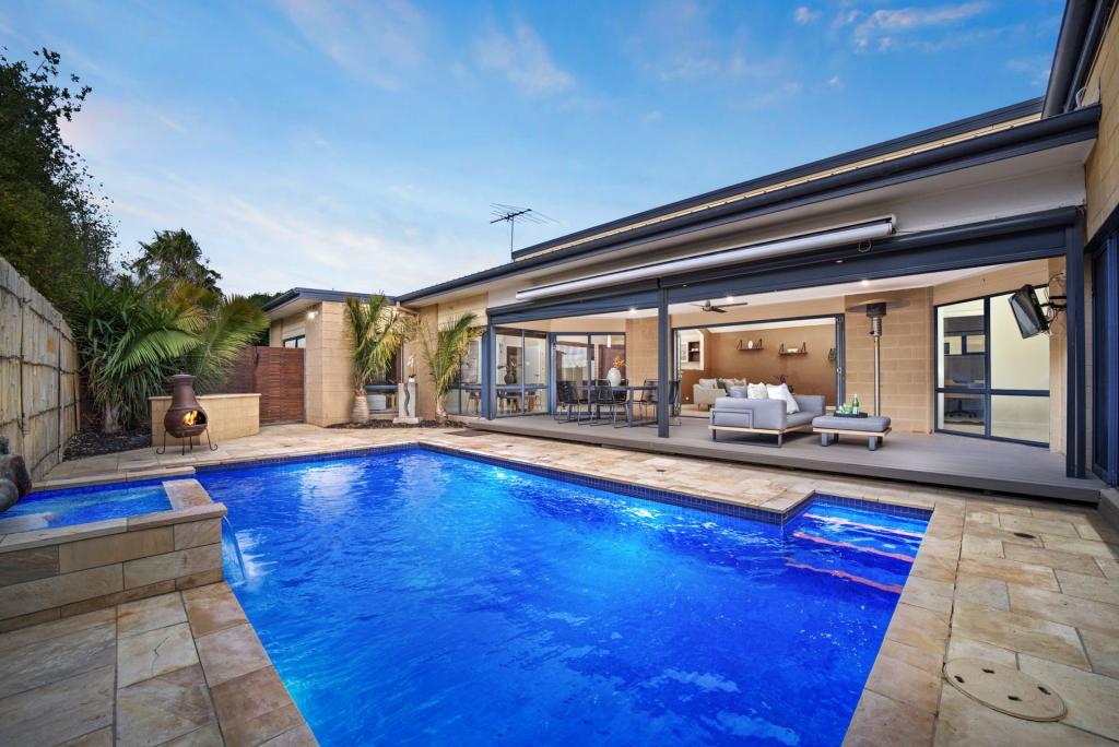 23 WATERSIDE DR, WATERWAYS, VIC 3195