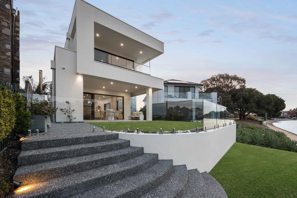 8a Fisher Pl, West Lakes, SA 5021