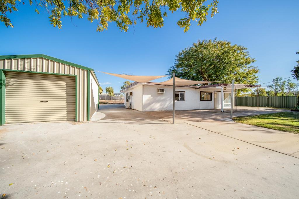 25 Roberts St, Emerald, QLD 4720