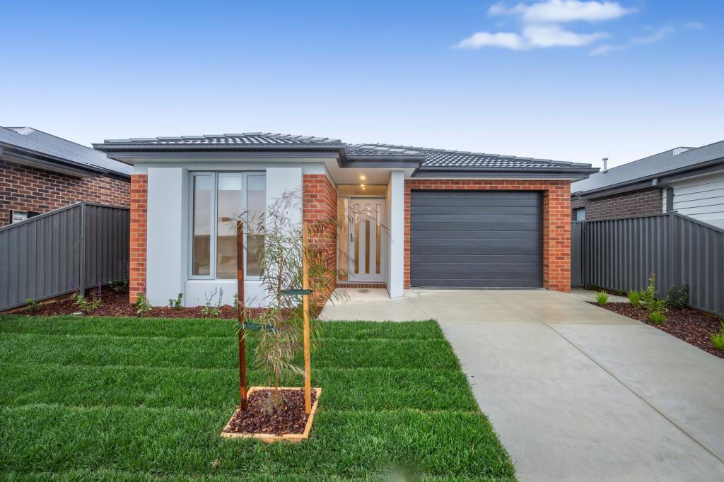 18 Eyckens Rd, Lucas, VIC 3350