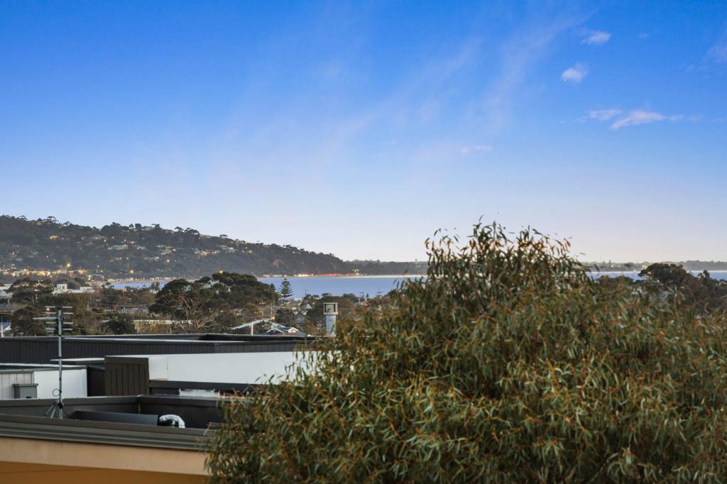 16 Deck Tce, Safety Beach, VIC 3936