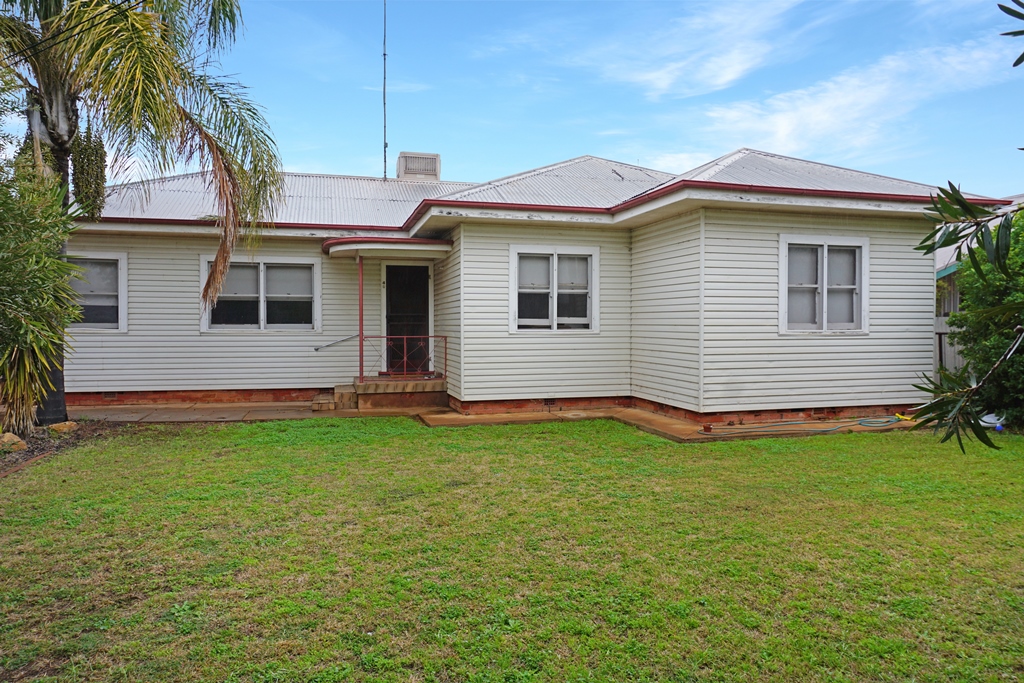 46 Creswell St, West Wyalong, NSW 2671