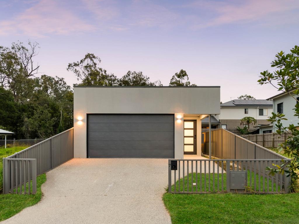 7 Churchill Pl, Pallara, QLD 4110