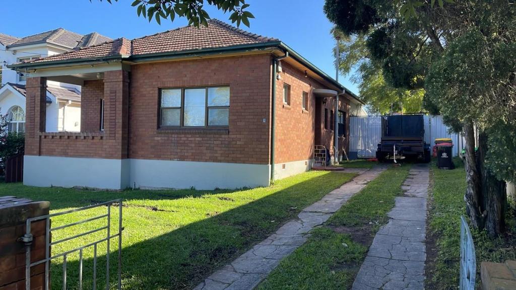 9 CAMPBELL ST, PUNCHBOWL, NSW 2196