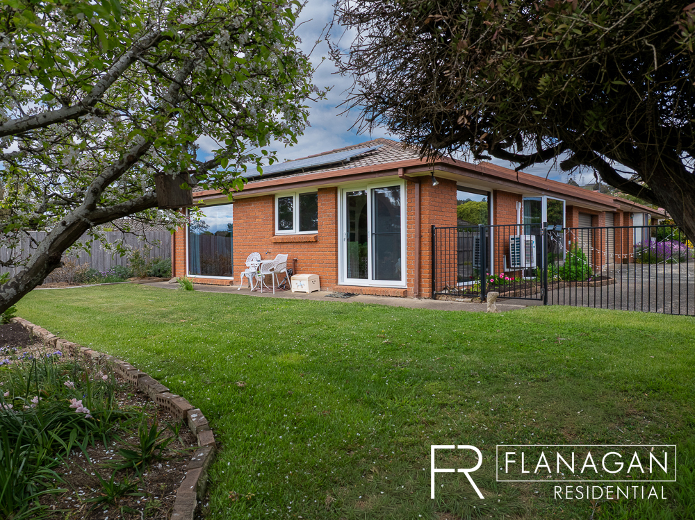 2/11 Diana Ct, Riverside, TAS 7250
