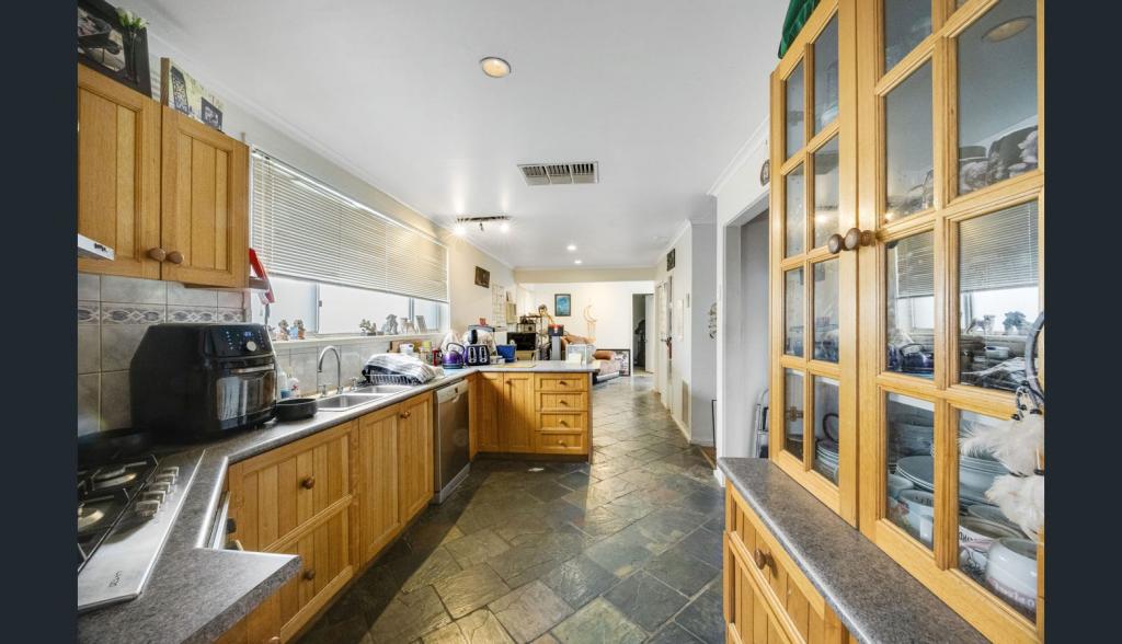 18 Corella Ave, Melton, VIC 3337