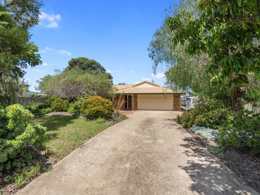 1 Belclaire Dr, Westbrook, QLD 4350