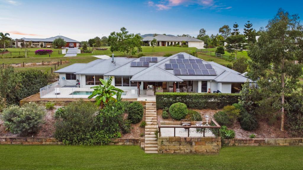 72 Sky Dr, Highvale, QLD 4520