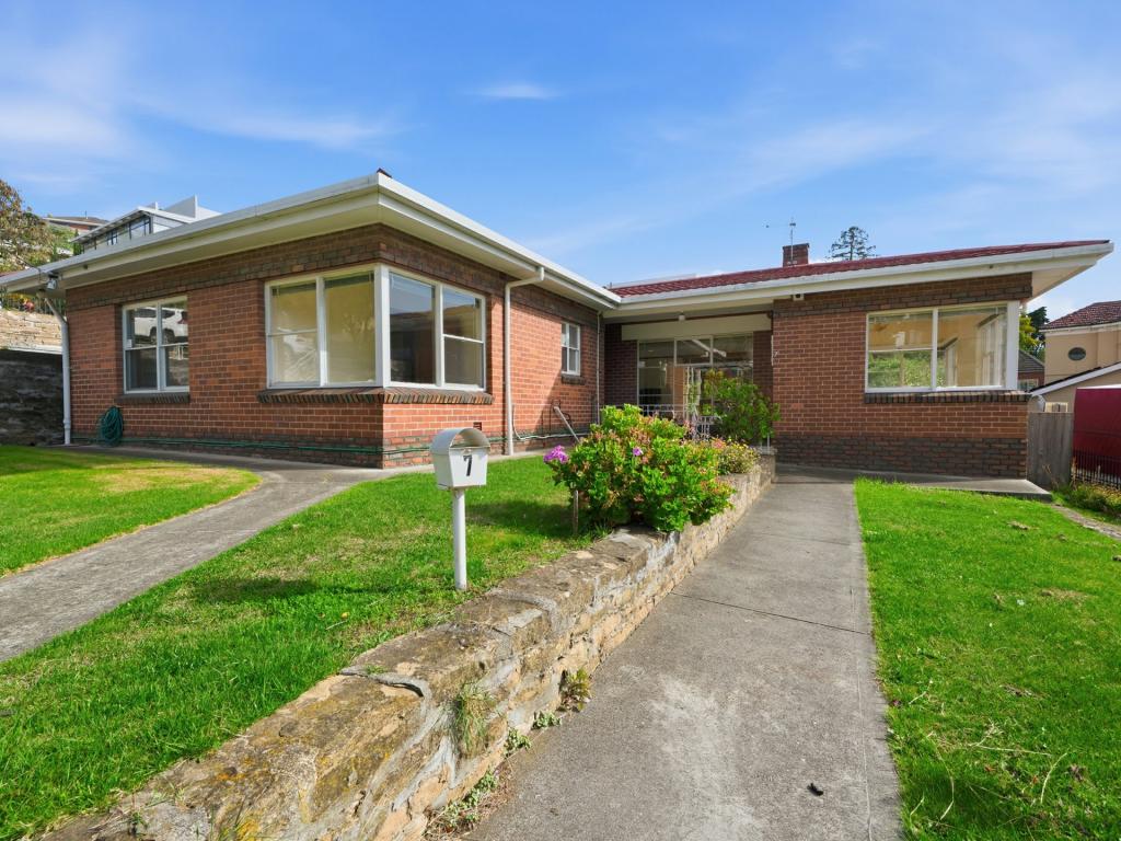 7 LYNDHURST AVE, NORTH HOBART, TAS 7000