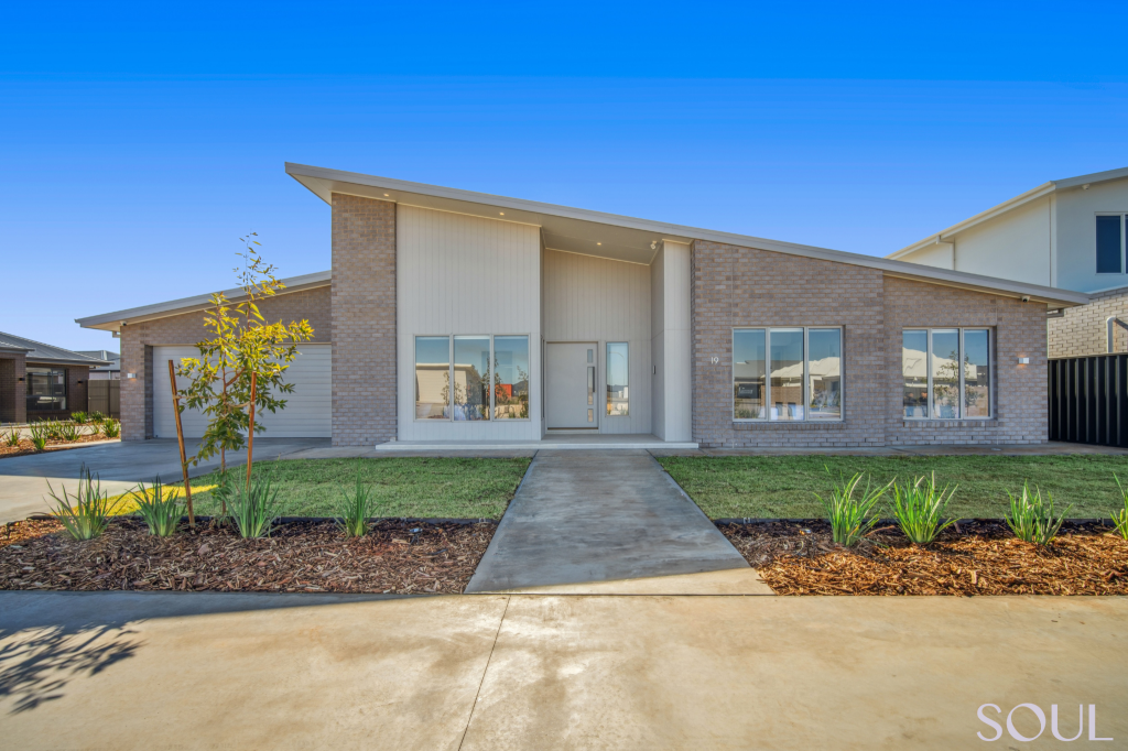 19 Maher Cct, Griffith, NSW 2680