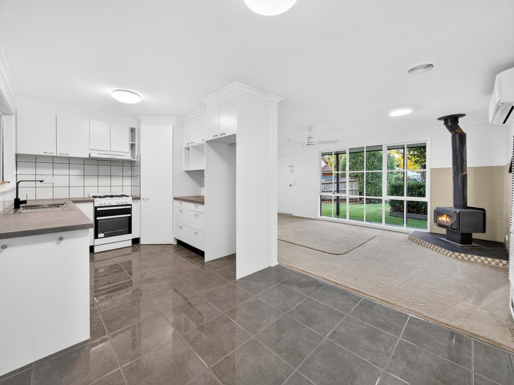 2 Bastow Cl, Pakenham, VIC 3810