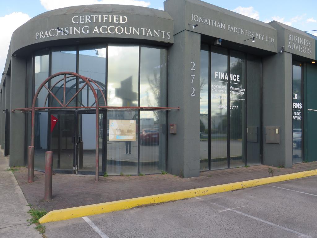 272 SETTLEMENT RD, THOMASTOWN, VIC 3074