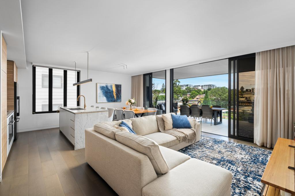 301/63 Masons Pde, Point Frederick, NSW 2250