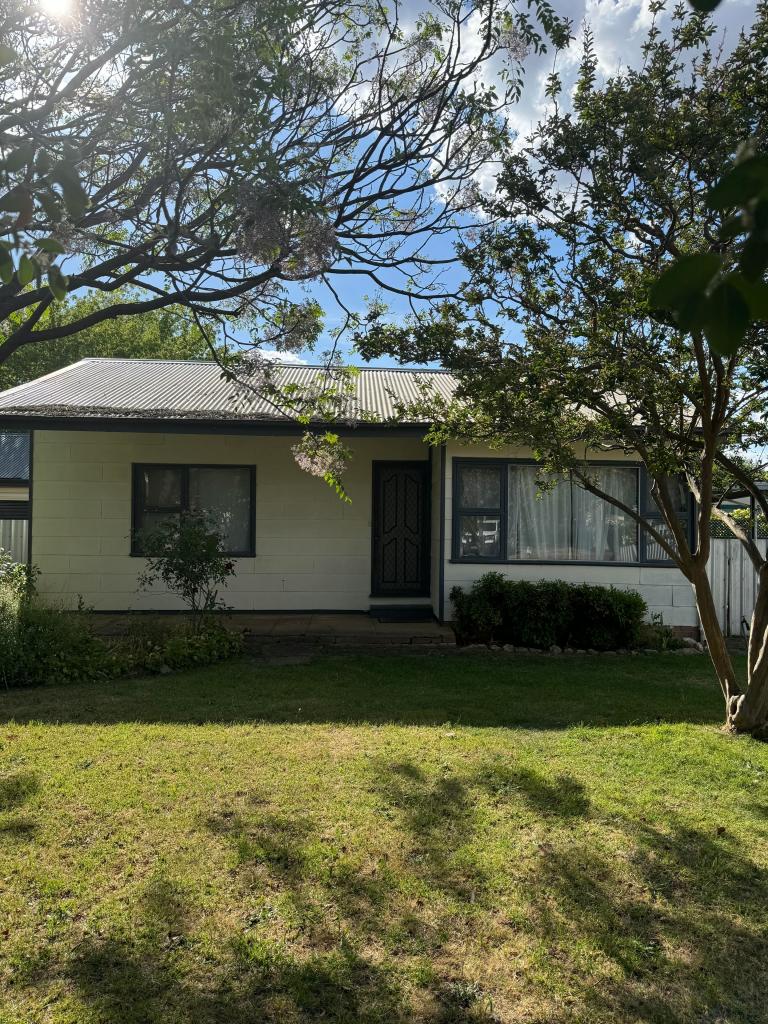 27 Binalong St, Young, NSW 2594