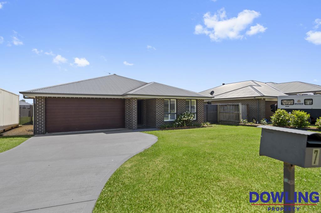 7 Royal Ave, Medowie, NSW 2318