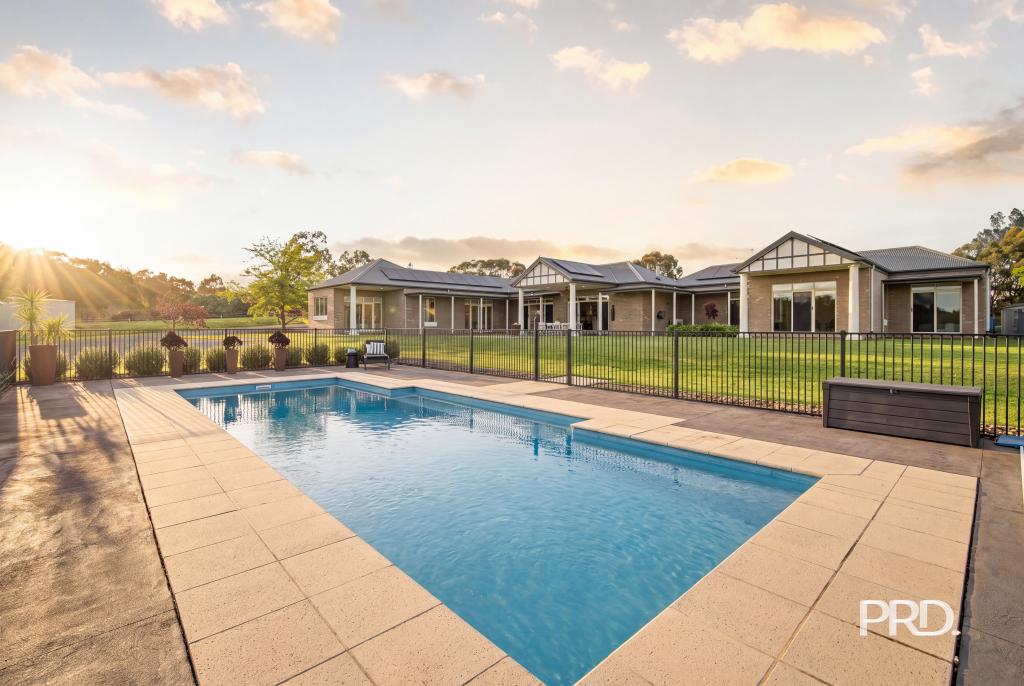 203 Mitchell Rd, Table Top, NSW 2640