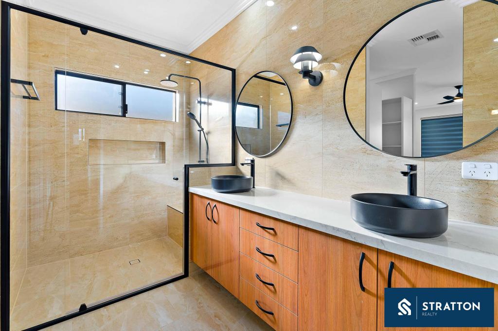 11 Lausanne Way, Canning Vale, WA 6155