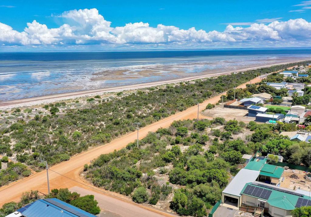 6 Kestrel Cres, Thompson Beach, SA 5501