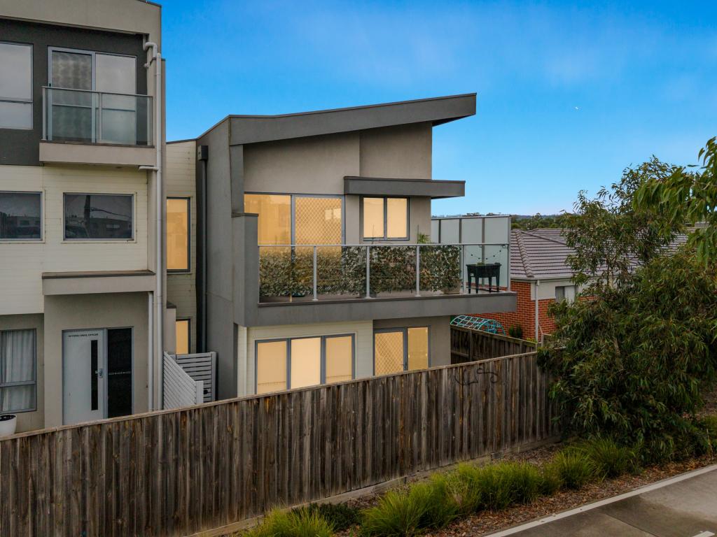 46 TOPAL DR, OFFICER, VIC 3809