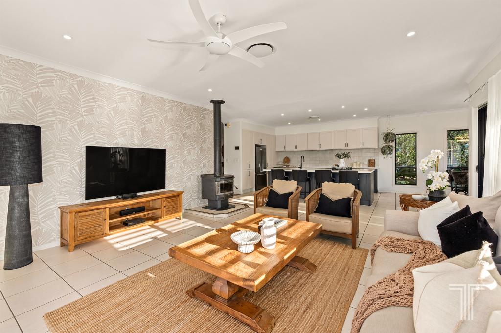 18 Pembridge Pl, Carindale, QLD 4152