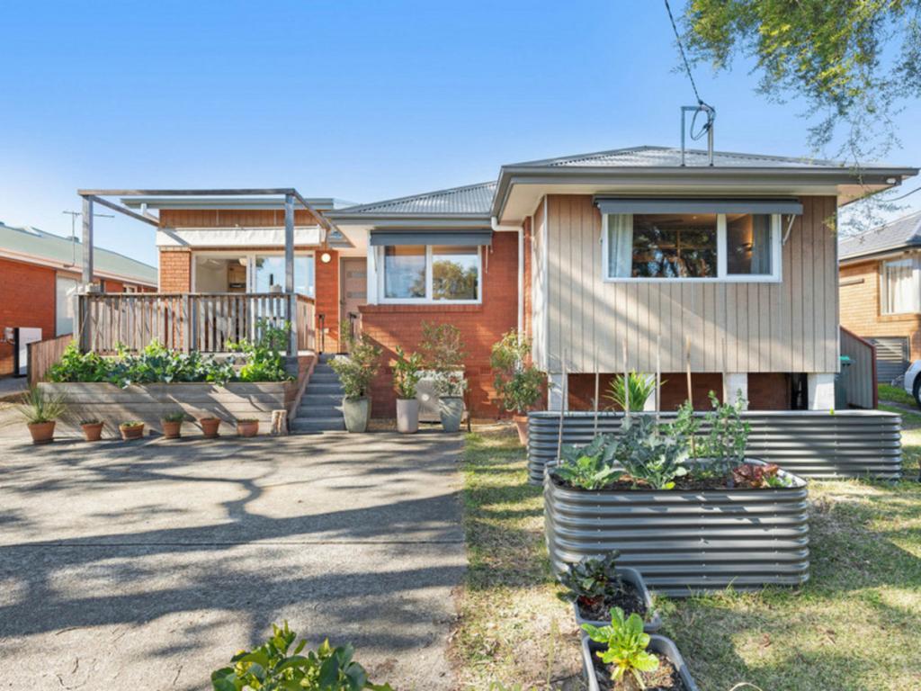 12 EVELYN CRES, BEROWRA HEIGHTS, NSW 2082