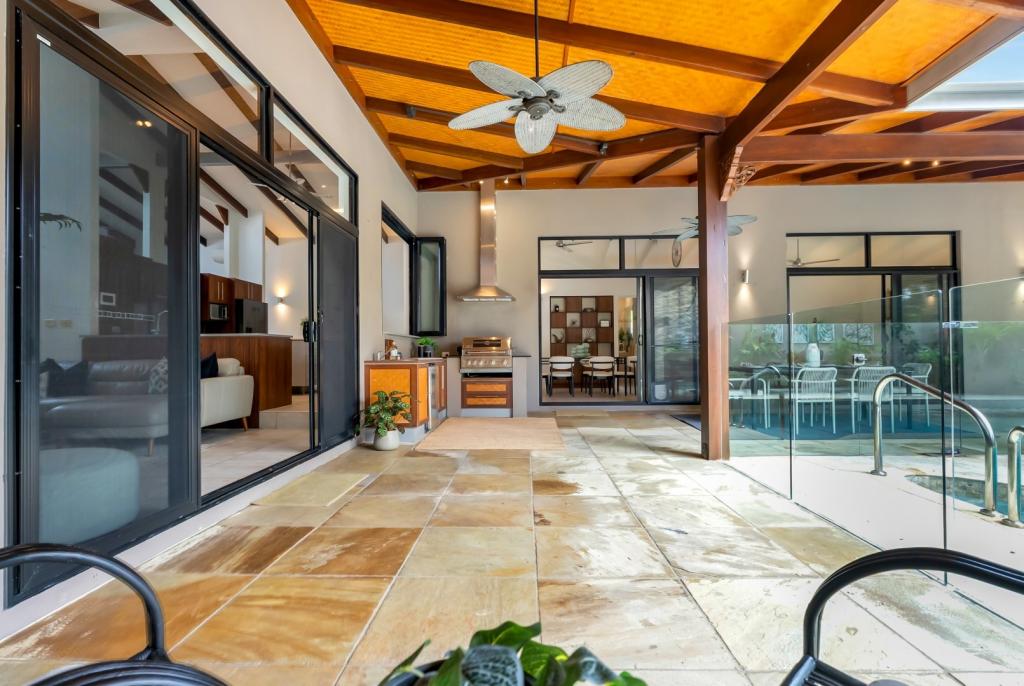 84 Cedar Rd, Palm Cove, QLD 4879