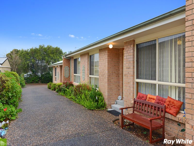 2/65 Griffiths St, Oak Flats, NSW 2529