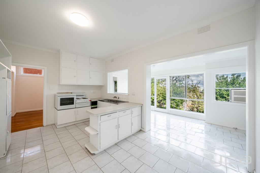 17 Dumossa Ave, Bulleen, VIC 3105