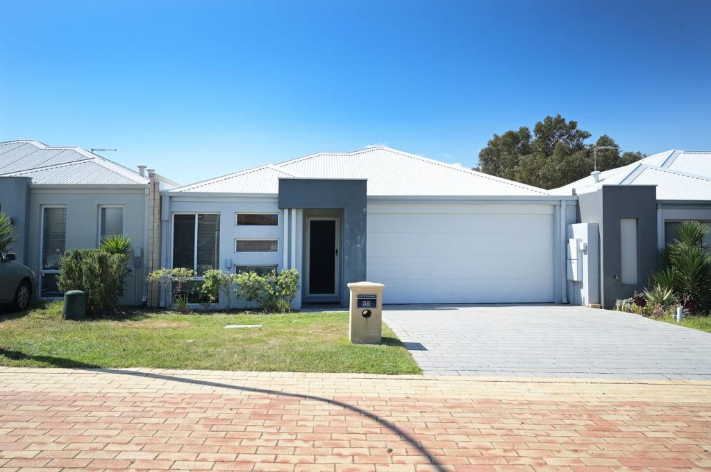 38 Dalvik Ave, Merriwa, WA 6030