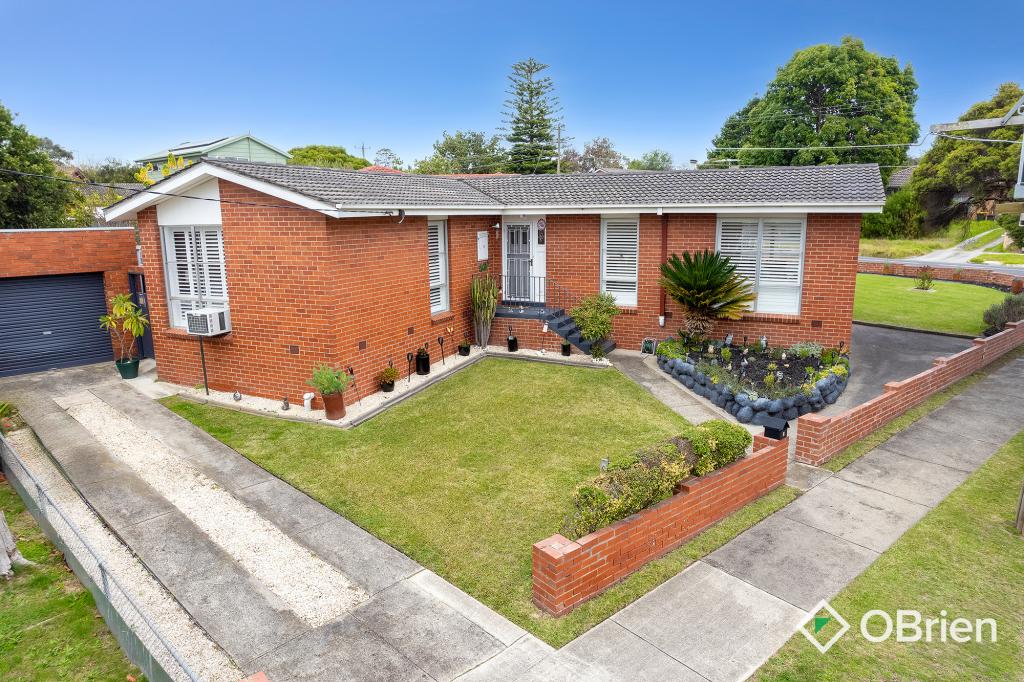 2 Spruce Ct, Frankston North, VIC 3200