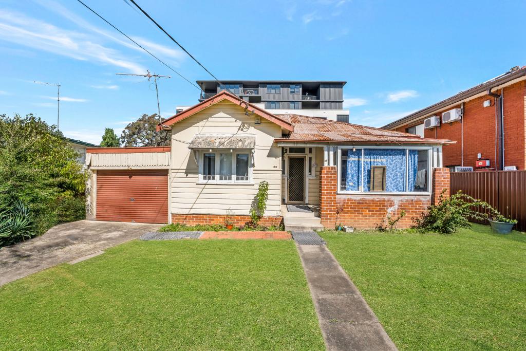 33 Wrentmore St, Fairfield, NSW 2165