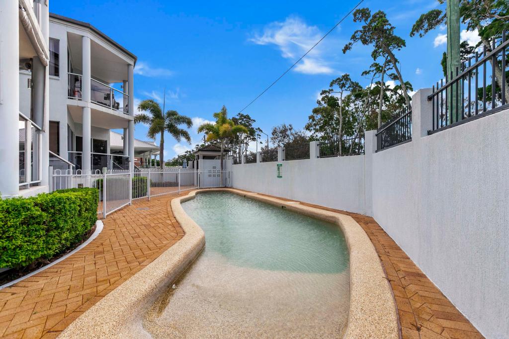 1/320 Esplanade, Scarness, QLD 4655