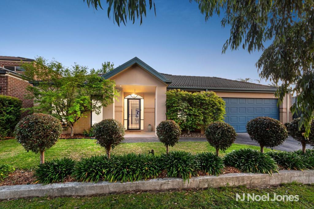 4 Hill View Rise, Mooroolbark, VIC 3138