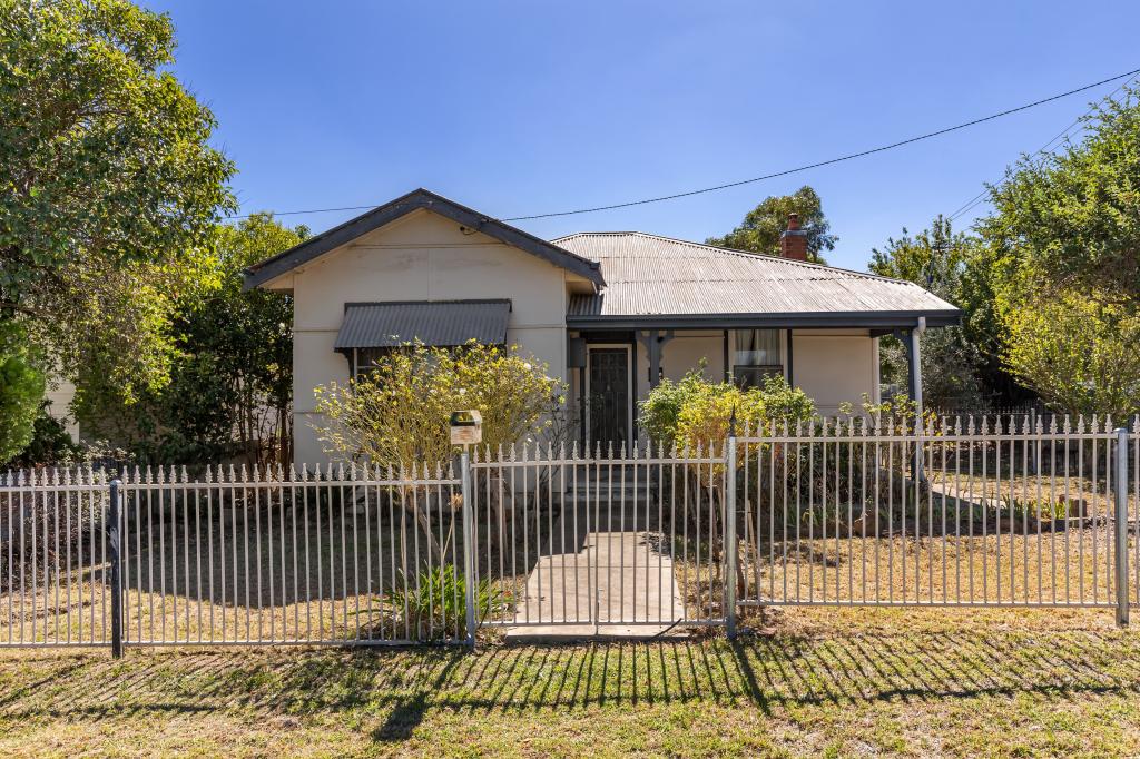 26 Elizabeth St, Junee, NSW 2663