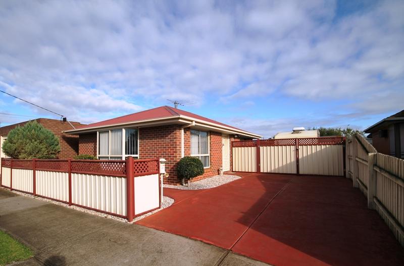 8a Metherall St, Sunshine North, VIC 3020