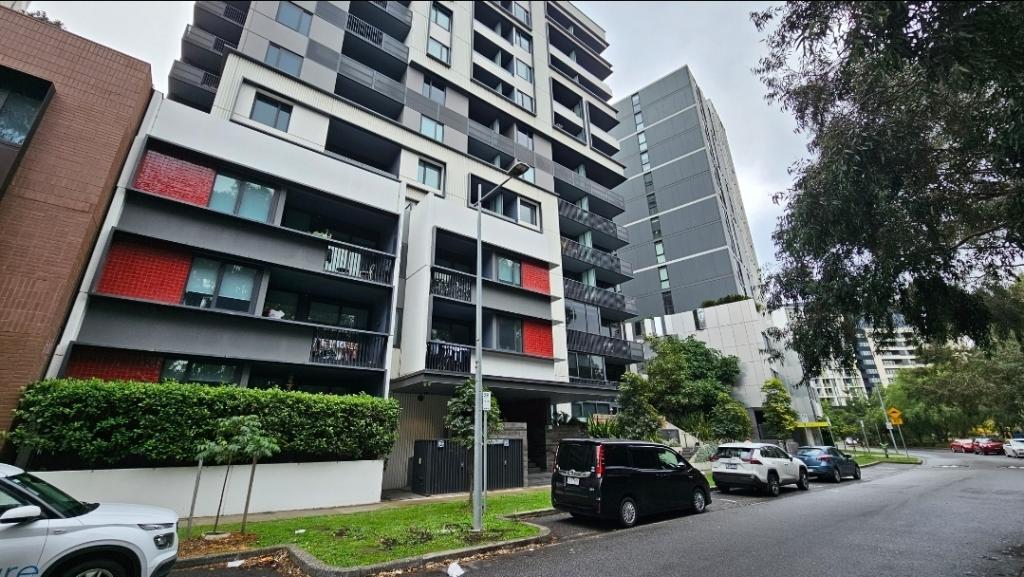 702/51 GALADA AVE, PARKVILLE, VIC 3052