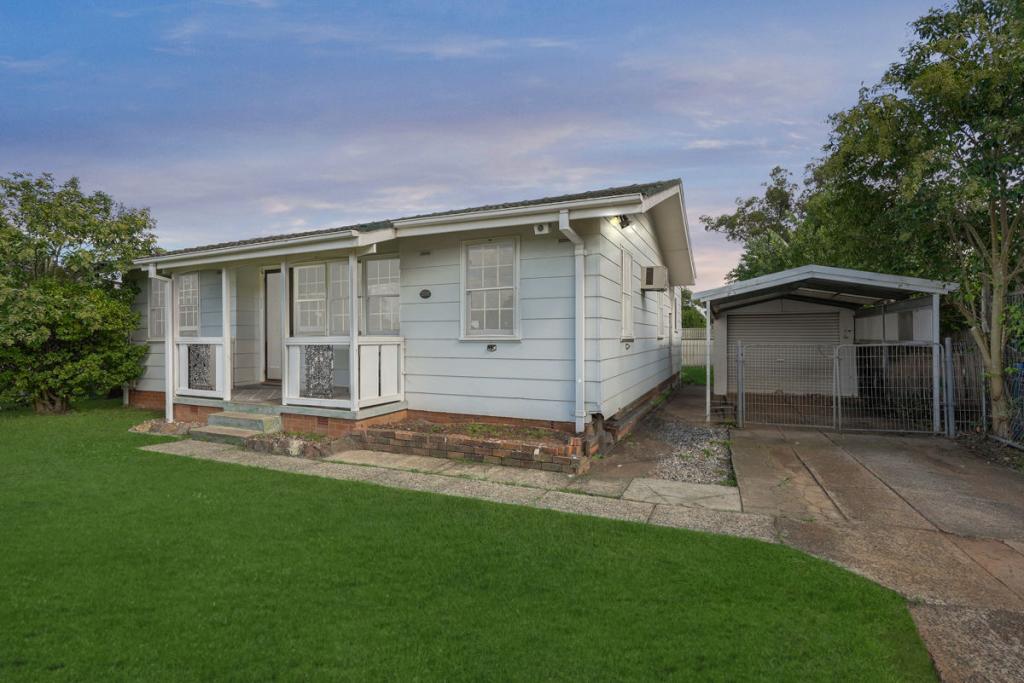 20 Tangaloa Cres, Lethbridge Park, NSW 2770