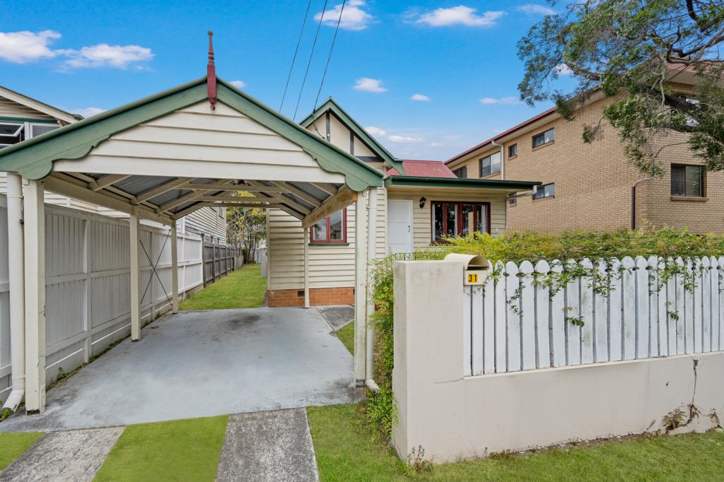 31 EARL ST, GREENSLOPES, QLD 4120