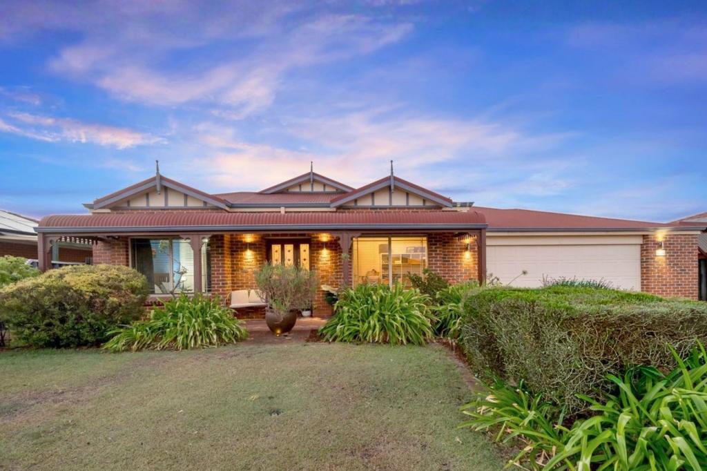 8 Kingia Way, Canning Vale, WA 6155